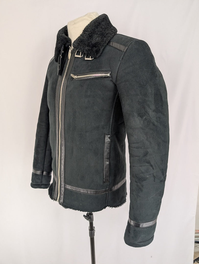 Veste Zara Man noire style biker en fausse fourrure