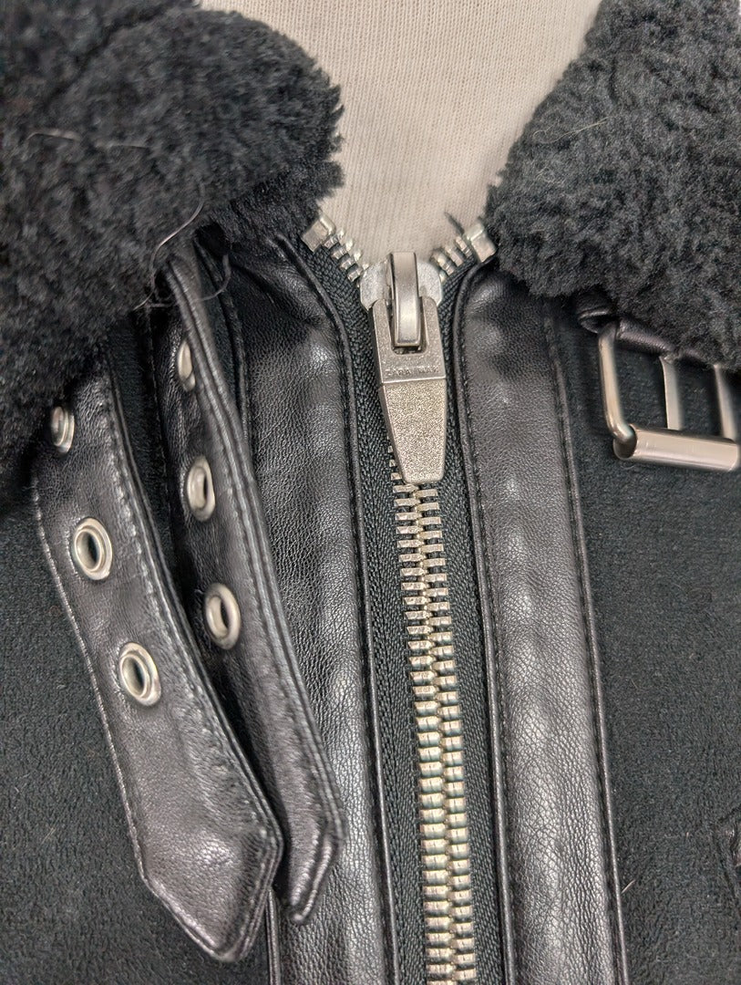 Veste Zara Man noire style biker en fausse fourrure