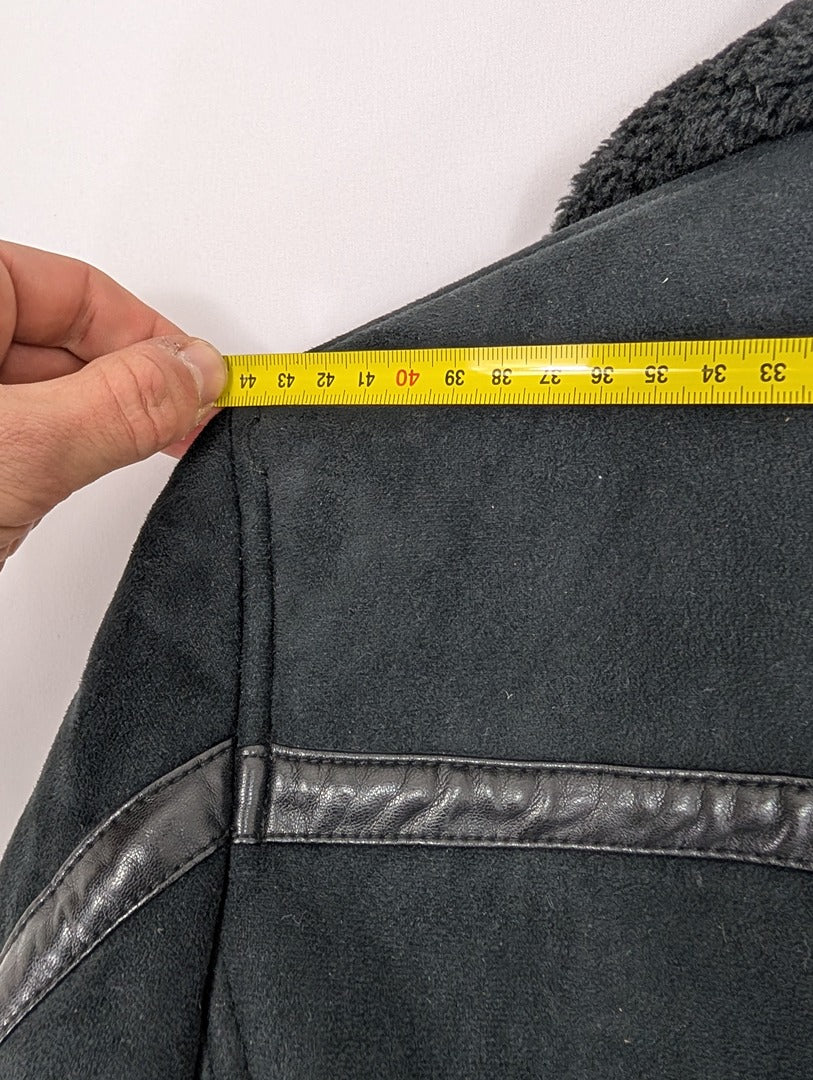 Veste Zara Man noire style biker en fausse fourrure